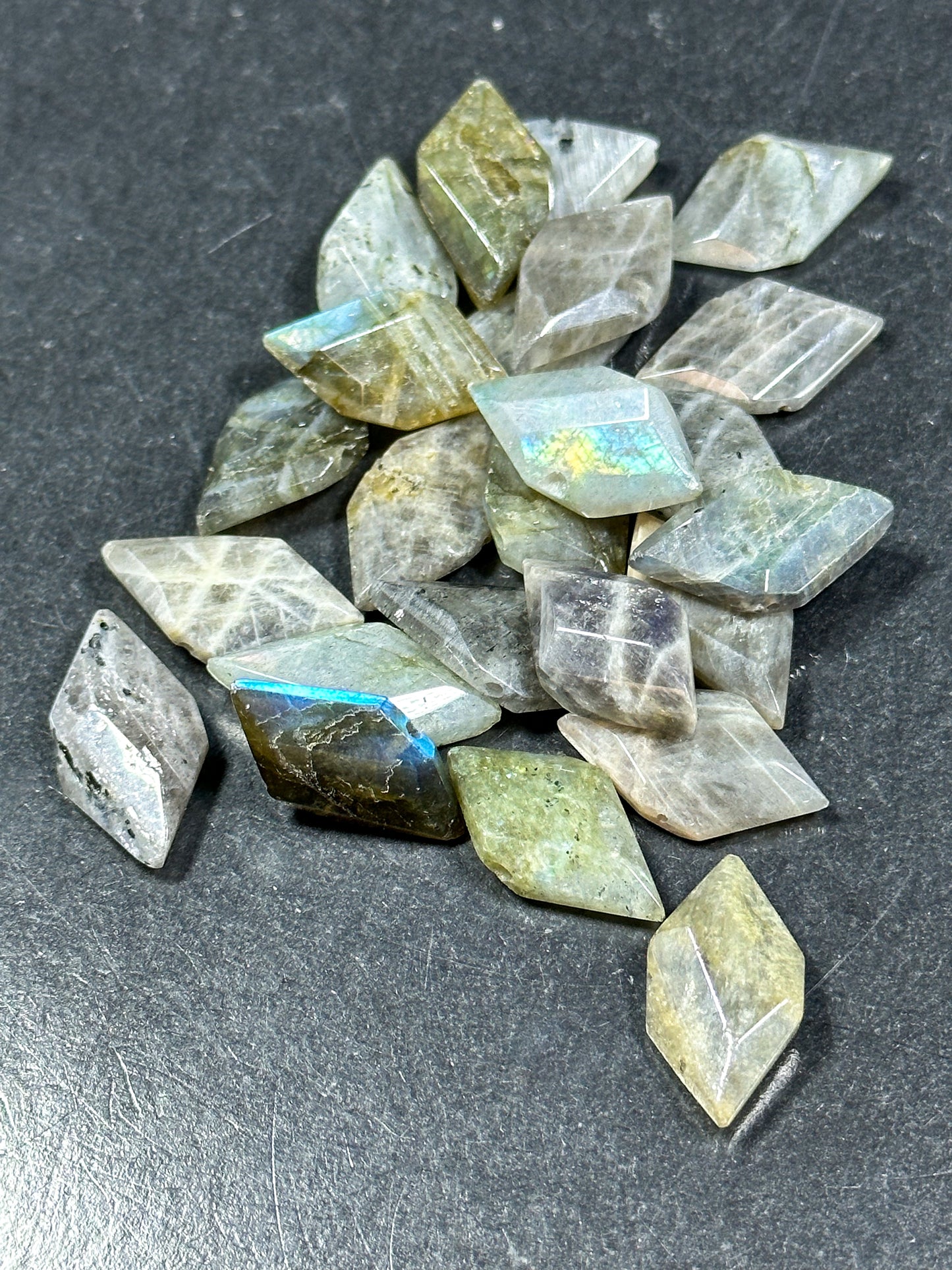 NATURAL Labradorite Gemstone Bead Faceted 24x12mm Diamond Shape Bead, Beautiful Natural Gray with Blue Rainbow Flash Color LOOSE Labradorite
