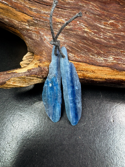 AAA Natural Kyanite Gemstone Earring, Freeform Teardrop Shape, Excellent Quality. Unique Natural Shape . Beautiful Natural Blue Color Kyanite Earrings