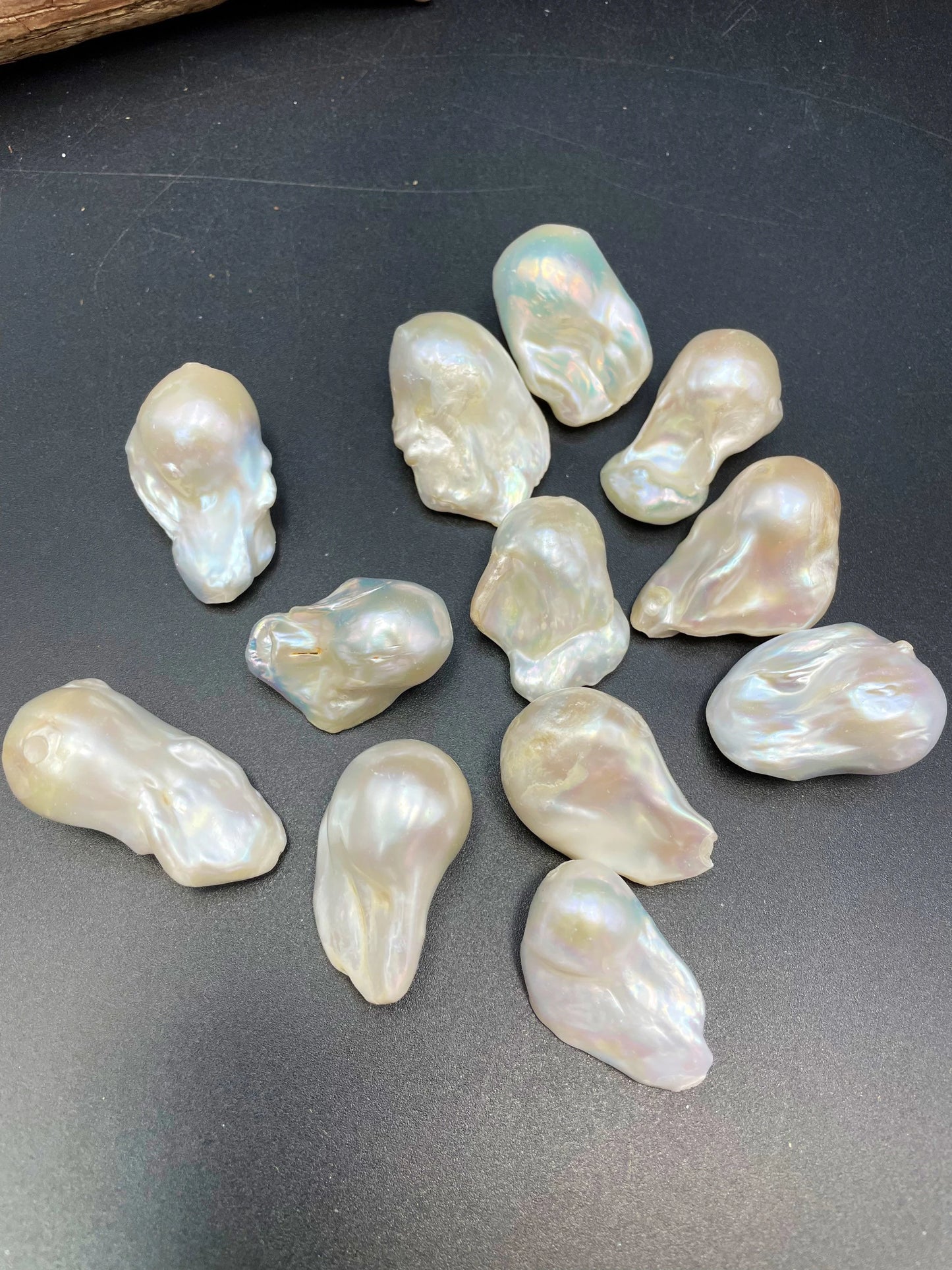 AA Natural baroque pearl bead. Natural freedom shape. 14x20-30mm . Gorgeous natural white color. Great quality baroque pearl bead!