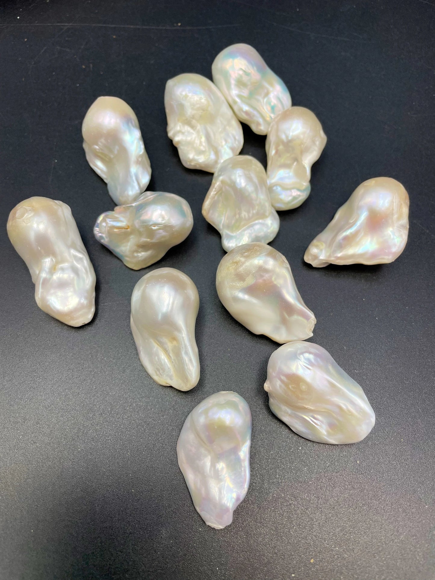 AA Natural baroque pearl bead. Natural freedom shape. 14x20-30mm . Gorgeous natural white color. Great quality baroque pearl bead!