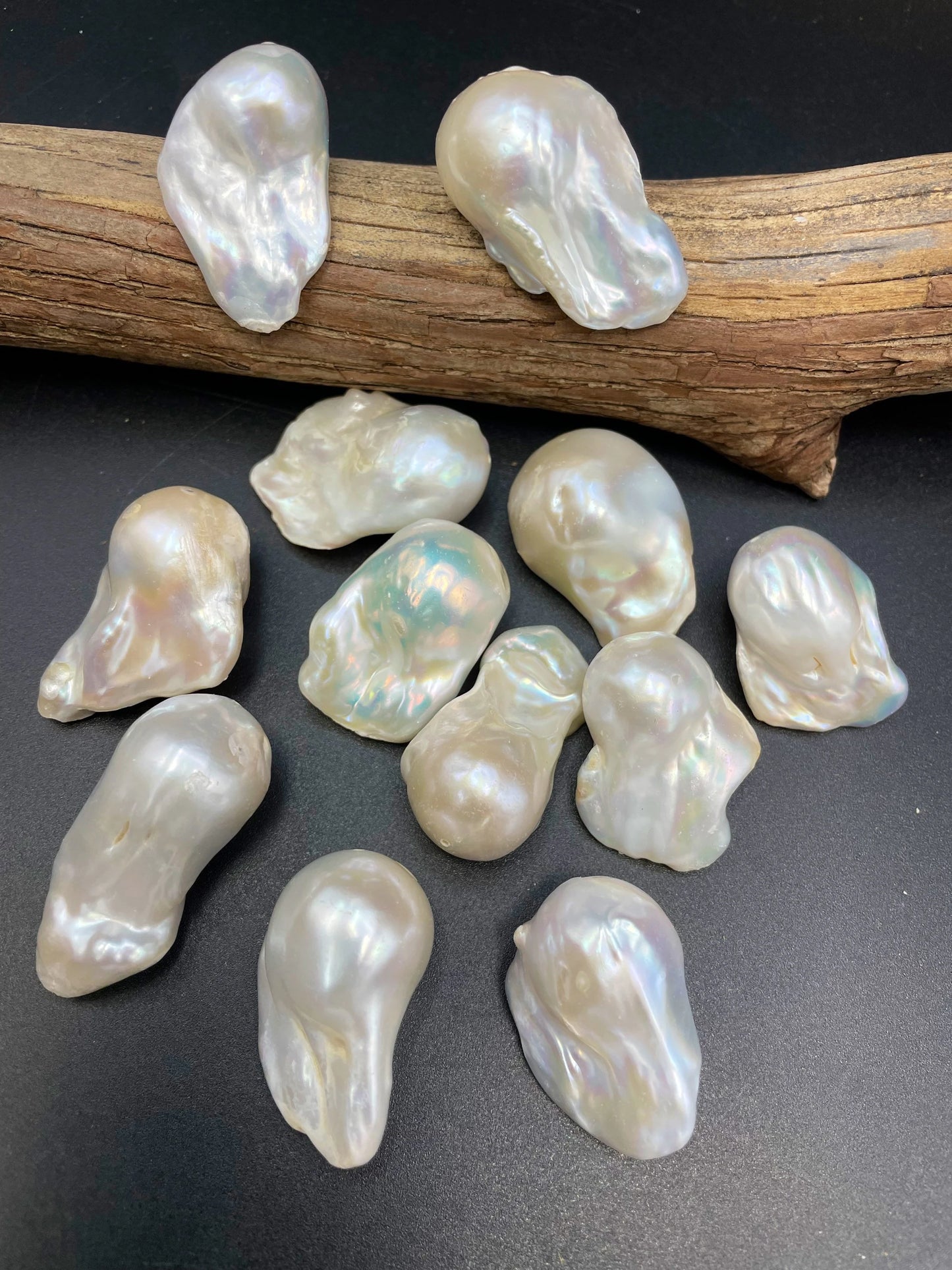 AA Natural baroque pearl bead. Natural freedom shape. 14x20-30mm . Gorgeous natural white color. Great quality baroque pearl bead!