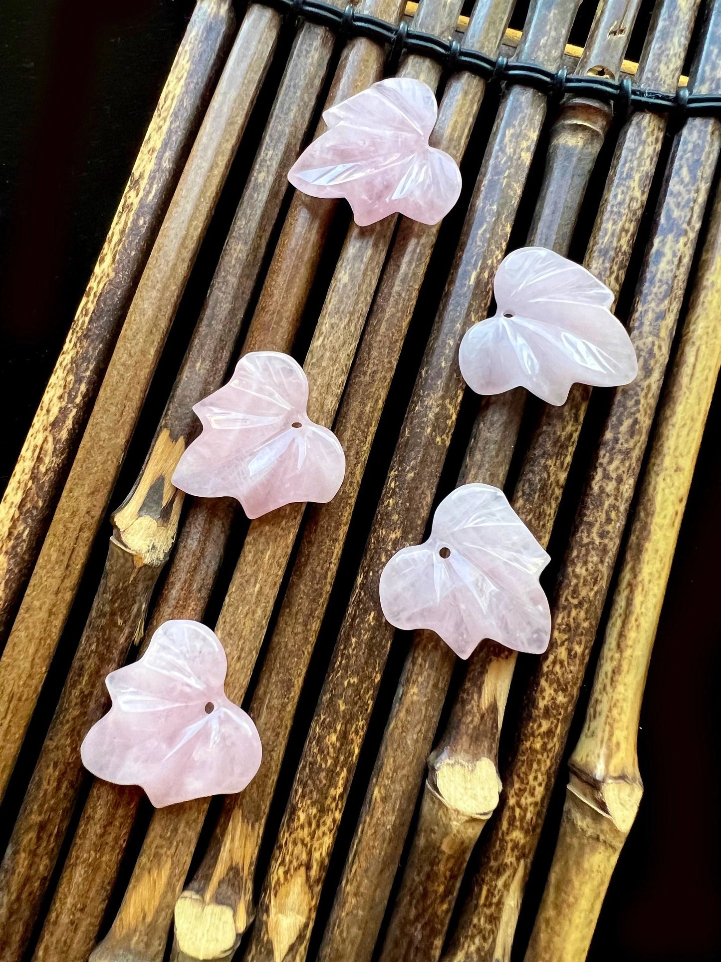 Natural Rose Quartz Pendant Hand Carved Maple Leaf Shape 24mm Gorgeous Natural Pink Color Handmade Earring Loose Bead Loose Pendant quartz