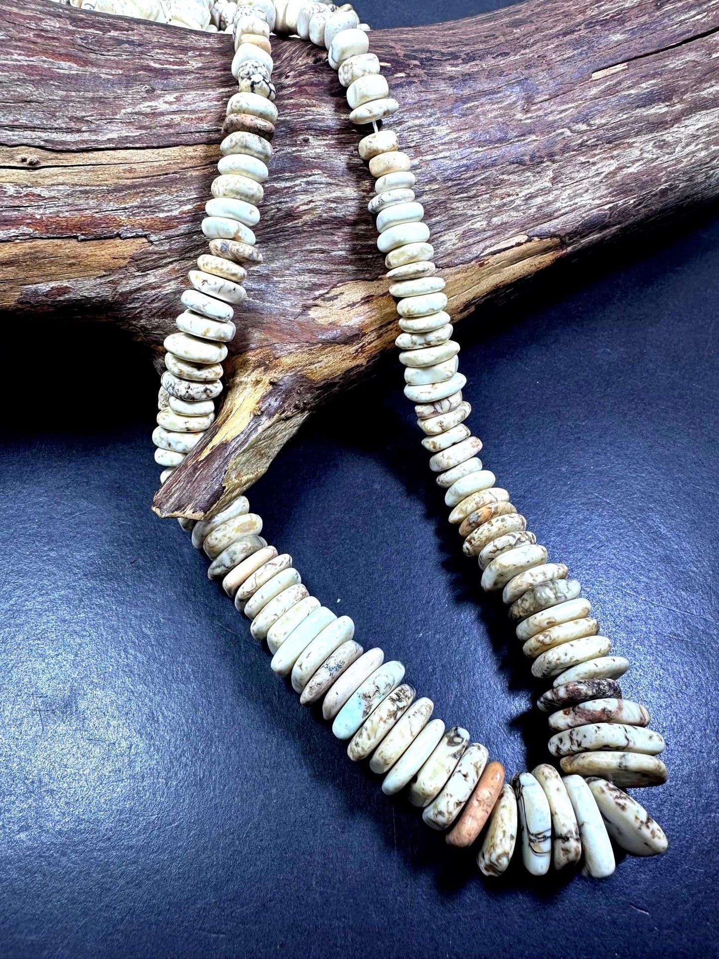 Guaranteed 100% Natural White Howlite Graduated Rondelle Shape Gemstone Beads. Beautiful White Cream Pattern Great Quality Full Strand 15.5"