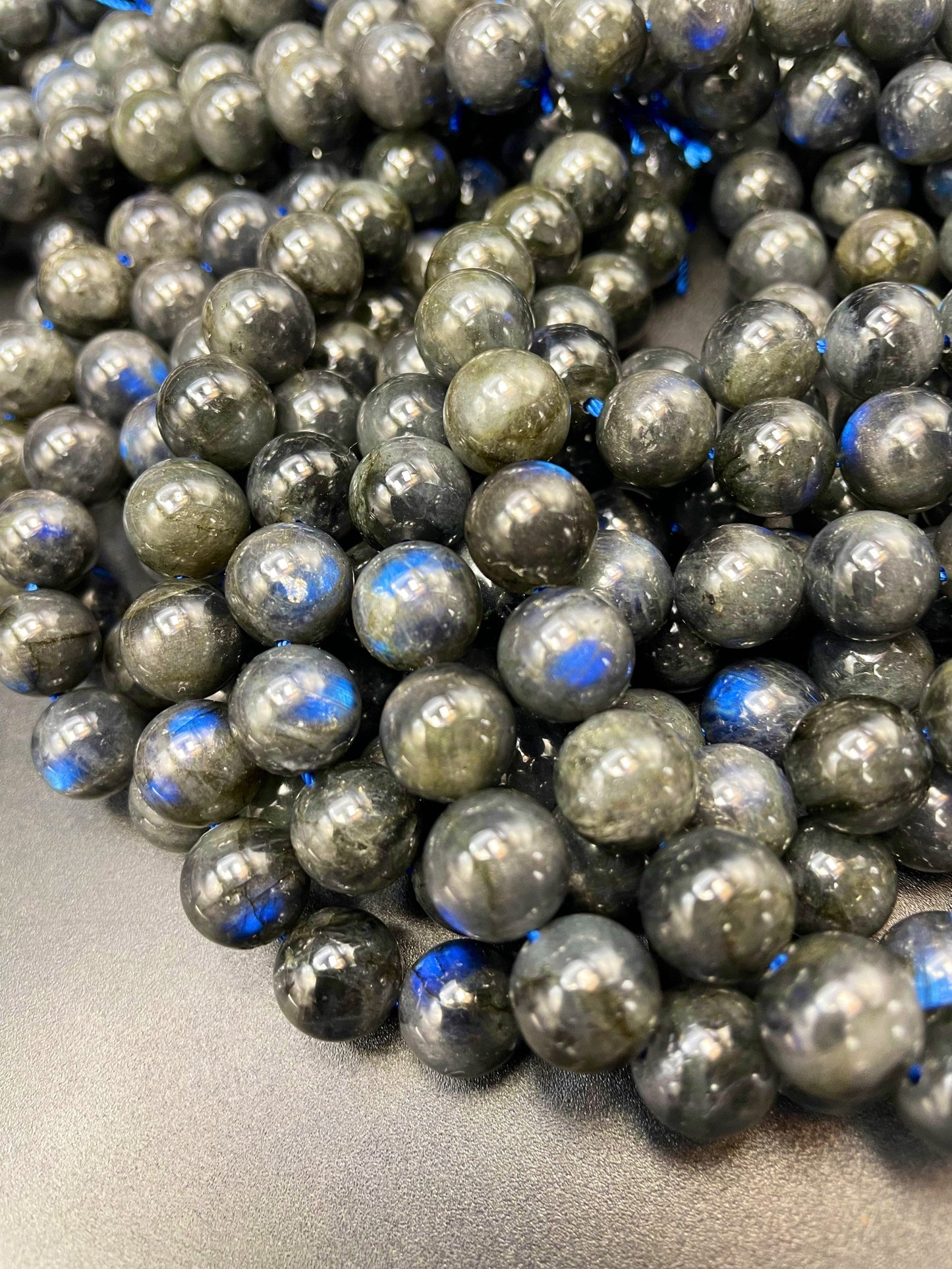 AAA Natural Blue Flash Black Labradorite Gemstone Bead 6mm 8mm 10mm Round Bead, Beautiful Natural Gray Color Blue Flash Labradorite Gemstone Bead