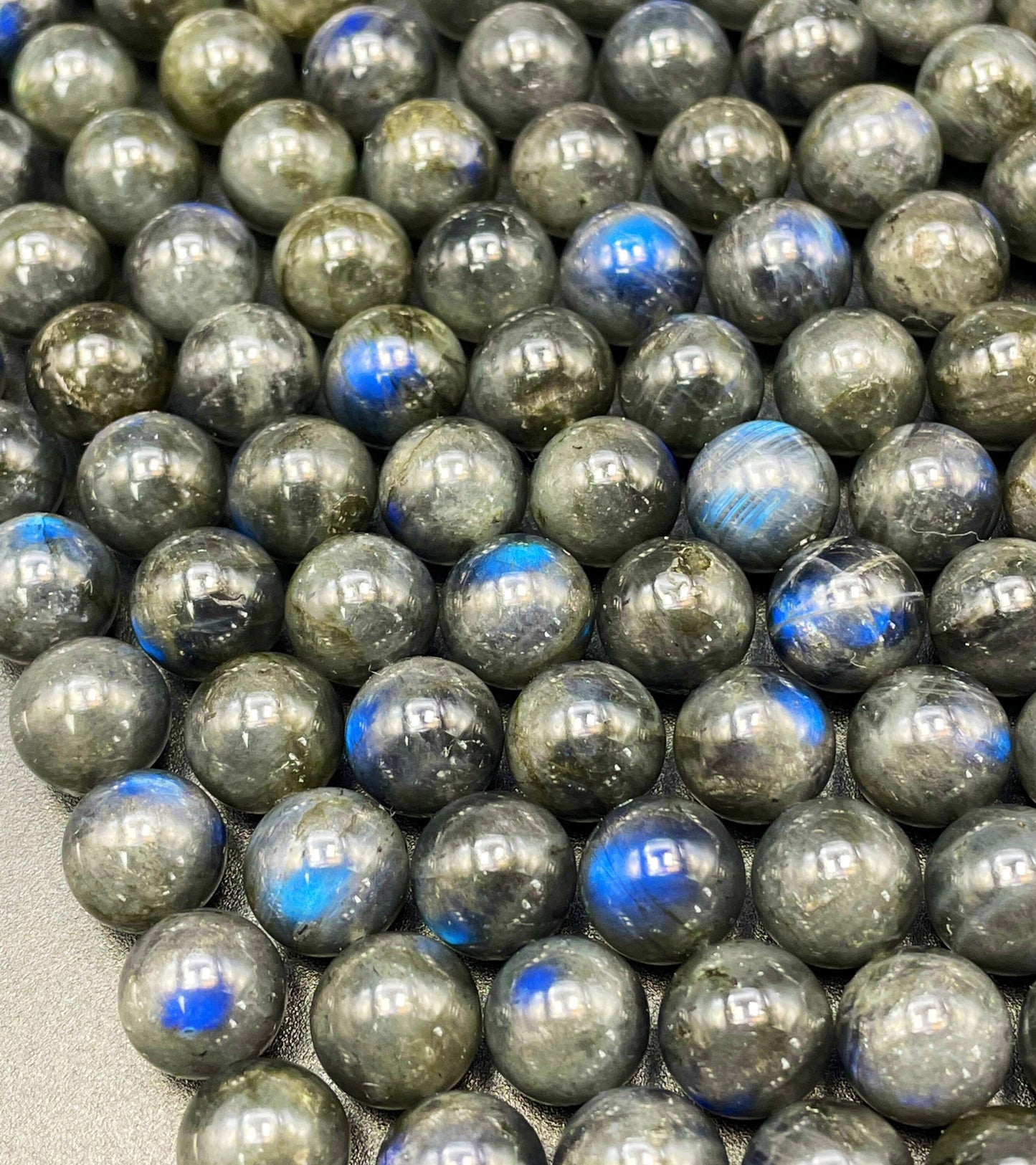 AAA Natural Blue Flash Black Labradorite Gemstone Bead 6mm 8mm 10mm Round Bead, Beautiful Natural Gray Color Blue Flash Labradorite Gemstone Bead