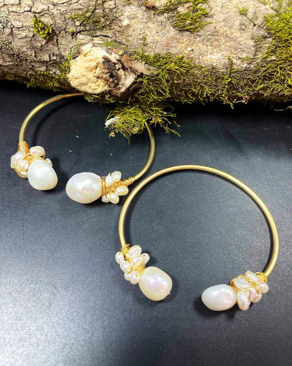 Beautiful Handmade Natural Freshwater Pearl Bracelets. 13mm Coin Shape Pearl with 6mm Pearls, Silver & Gold Plated