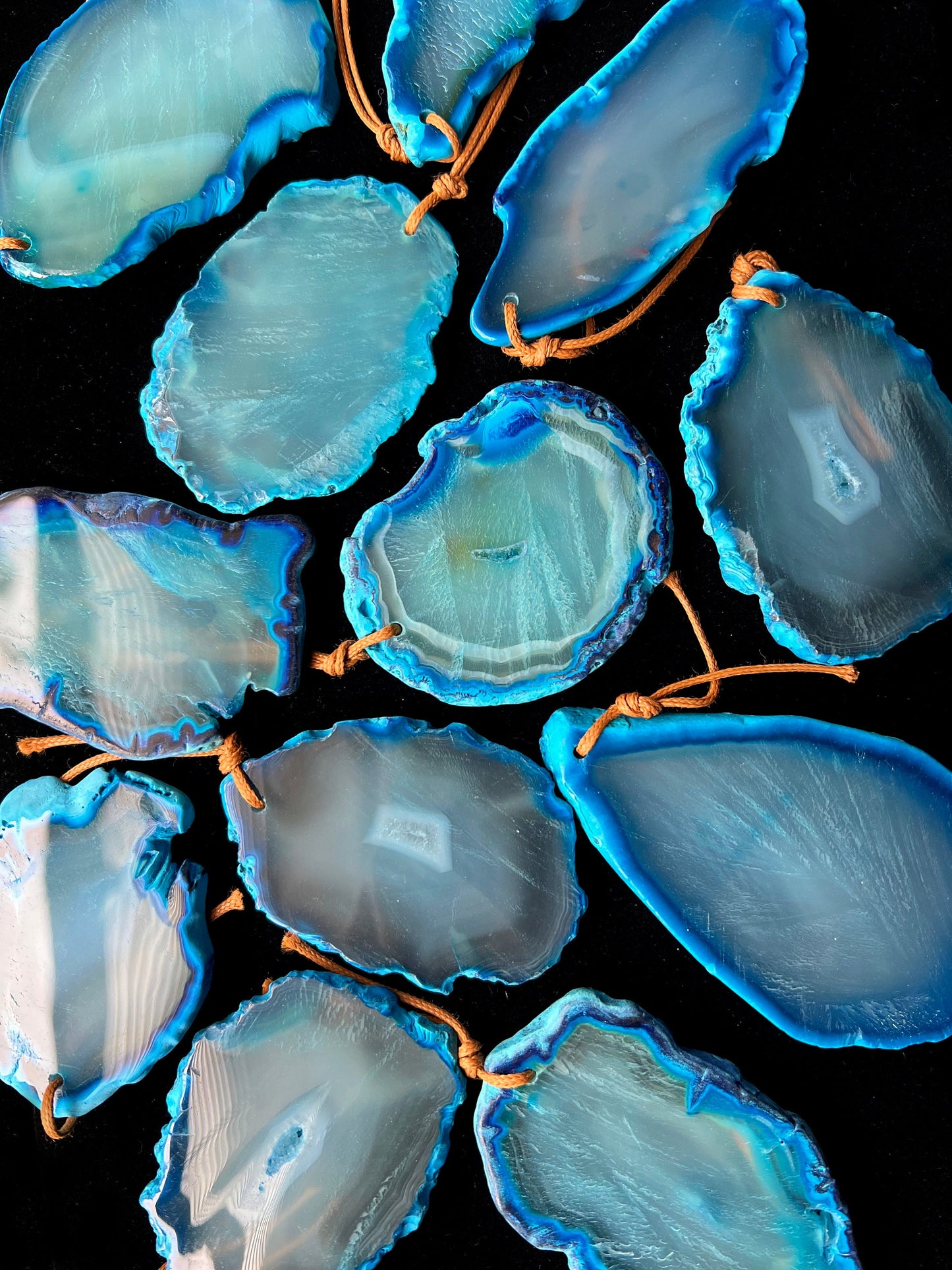 Natural Druzy Agate Unique Freeform Shape Gorgeous Gradient Blue Color Loose Pendant
