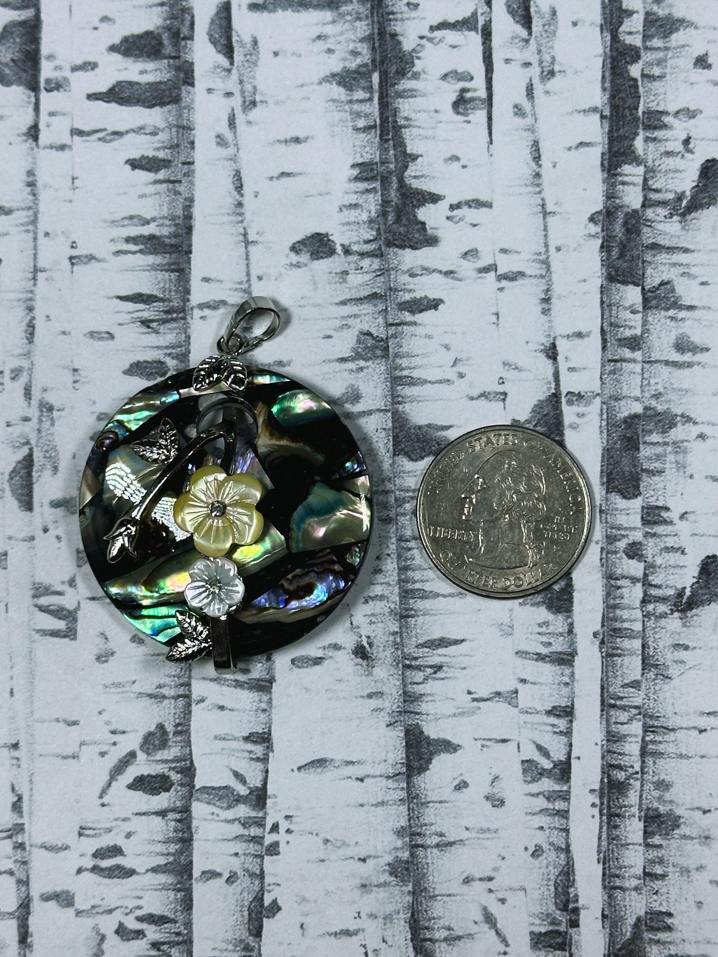 Natural Abalone Shell Pendant Charm, Beautiful Rainbow Abalone Coin Circle Shape Pendant with Floral Flower Design for Jewelry Making (1pc)