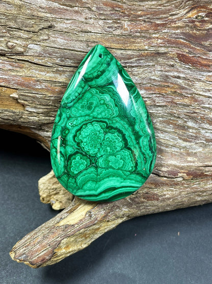 AAA natural malachite gemstone pendant. 30x40mm teardrop Shape. Gorgeous handmade natural green malachite pendant .Super nice quality