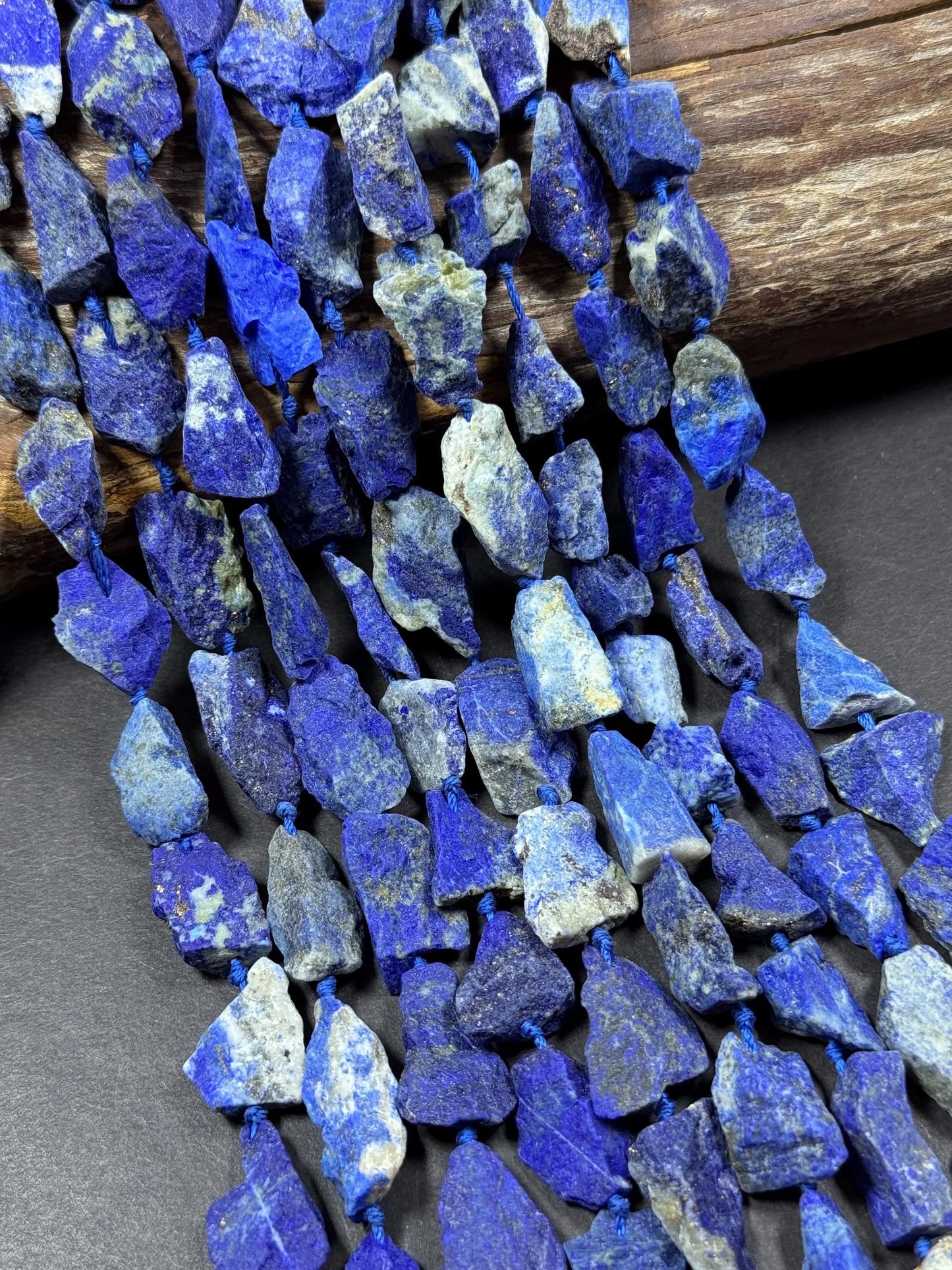 AA Natural lapis lazuli gemstone bead. Freedom nuggets shape .Beautiful Natural color. Excellent quality. Full strand 15.5