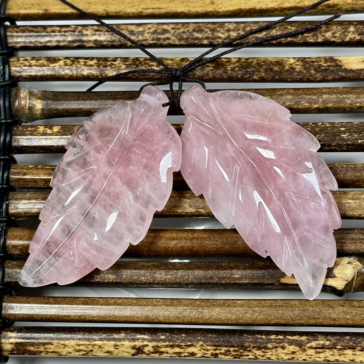 NATURAL Beautiful Hand Carved Rose Quartz Gemstone Pendant 60x31mm Leaf Shape, Gorgeous Natural Pink Color Rose Quartz Pendant