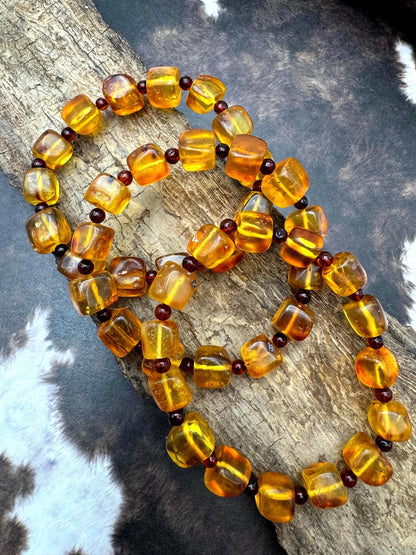 Natural Baltic gemstone bead. 10mm cube sharp bracelet. gorgeous Natural gold yellow color. Excellent quality !