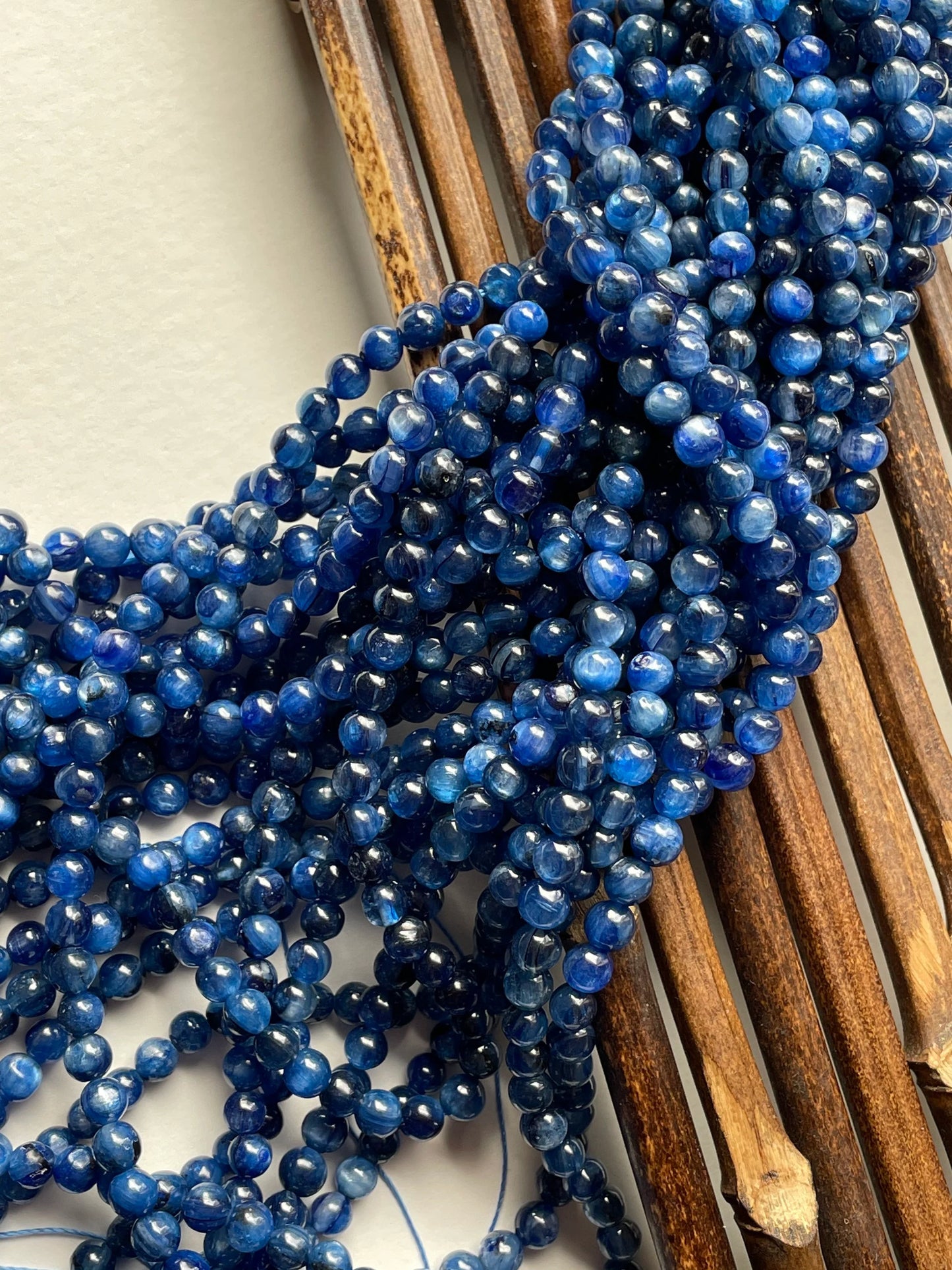 AAA Natural KYANITE stone bead . 5mm 6mm 7mm 8mm 10mm 12mm round bead .High quality kyanite. Full strand 15.5''