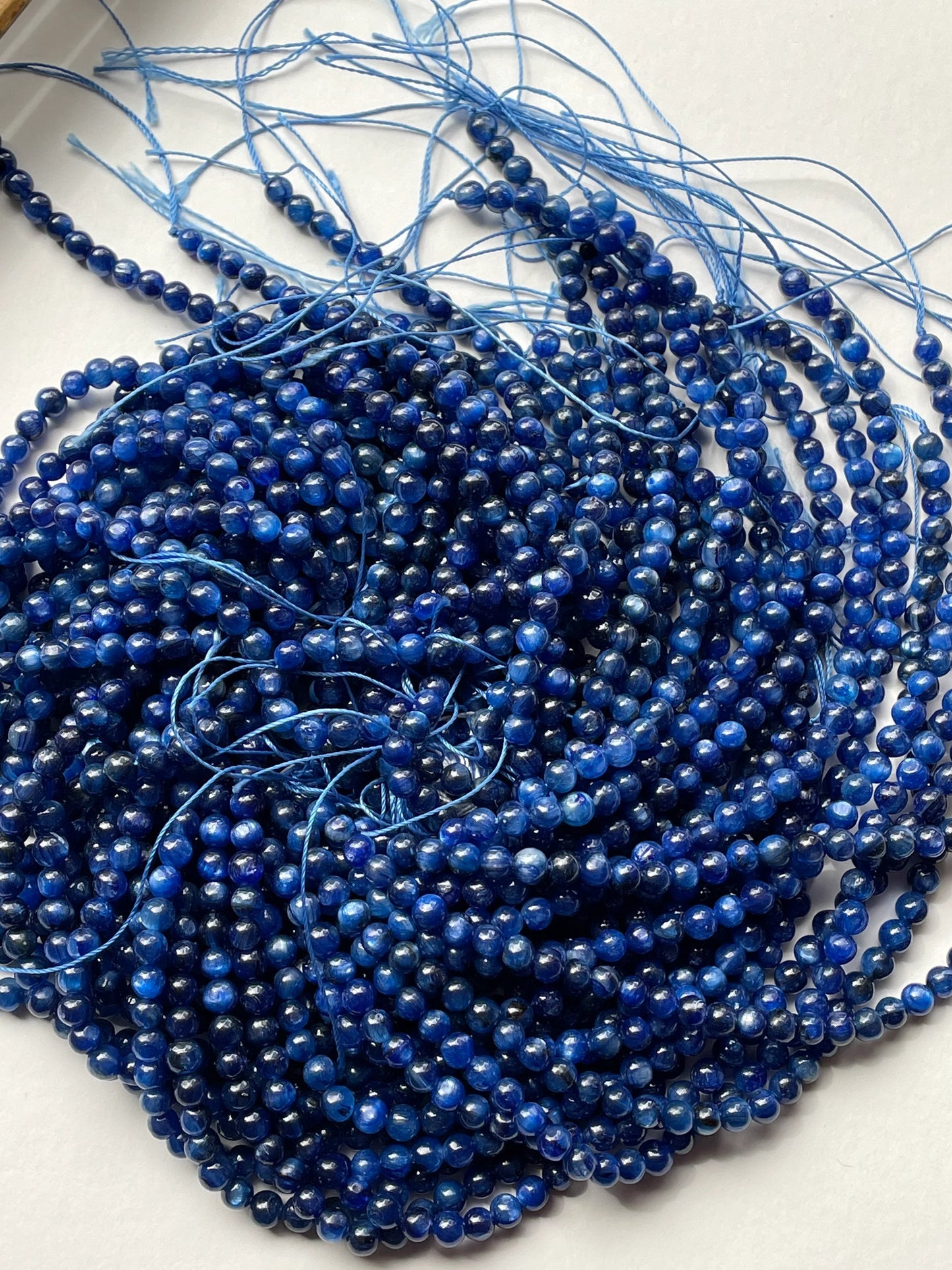 AAA Natural KYANITE stone bead . 5mm 6mm 7mm 8mm 10mm 12mm round bead .High quality kyanite. Full strand 15.5''