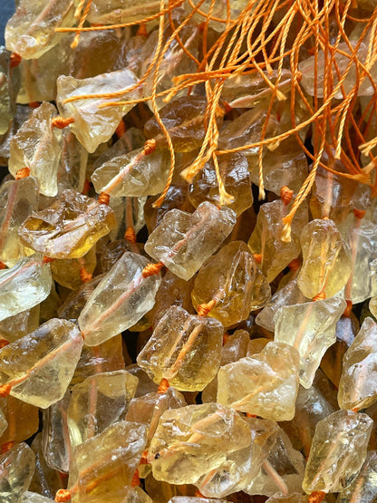 AAA 100% Natural citrine stone bead . 10x 18mm nugget shape. Beautiful natural honey yellow color citrine gemstone bead . Full strand 15.5”