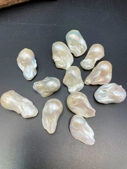 AA Natural baroque pearl bead. Natural freedom shape. 14x20-30mm . Gorgeous natural white color. Great quality baroque pearl bead!