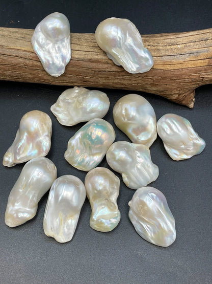 AA Natural baroque pearl bead. Natural freedom shape. 14x20-30mm . Gorgeous natural white color. Great quality baroque pearl bead!