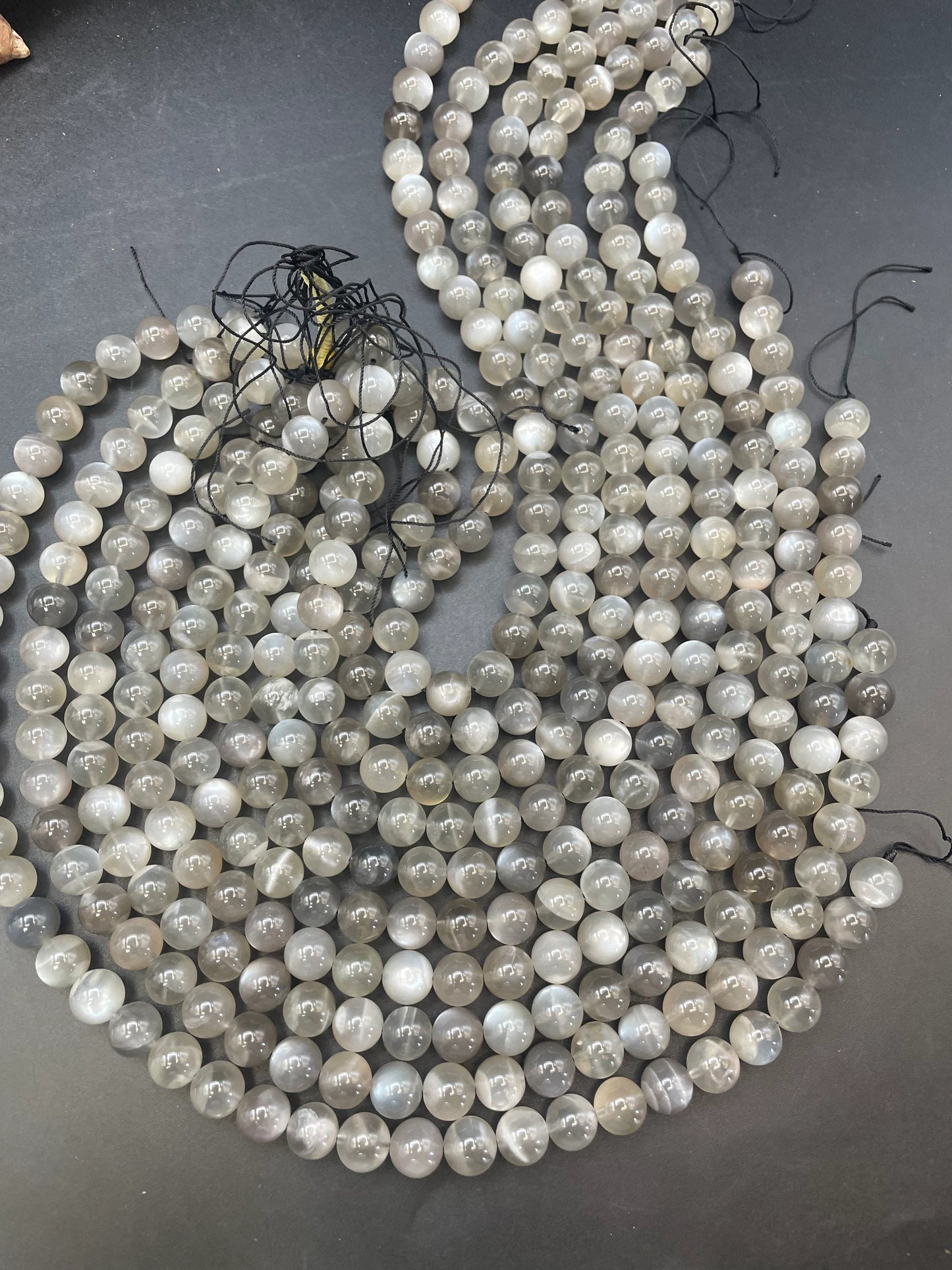 AAA super nice gray rainbow moonstone bead. 4mm 6mm 8mm 10mm round bead. Gorgeous natural gray color with rainbow flash . High quality bead