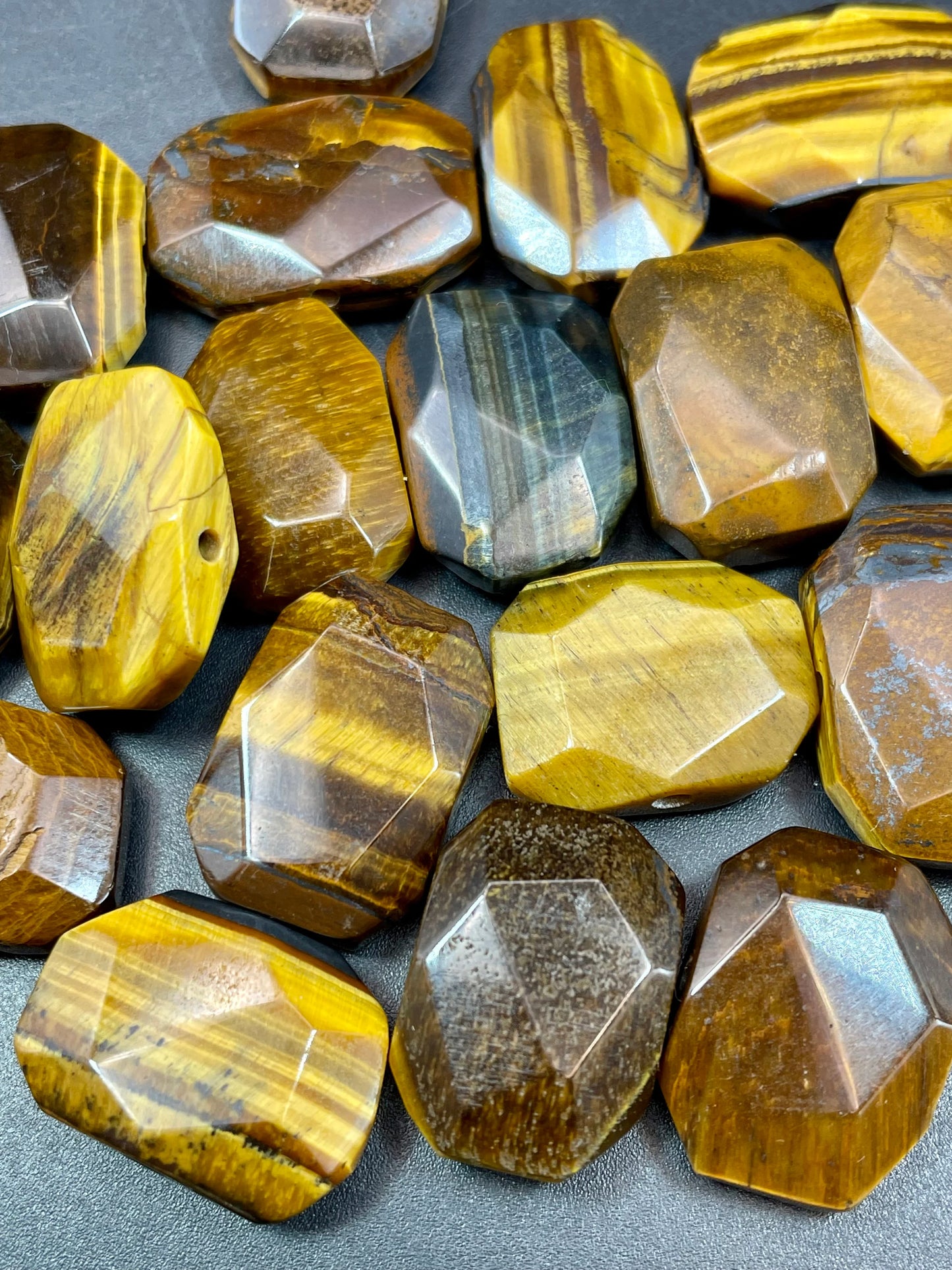 AAA natural tiger eye stone bead. 15x20mm rectangle Shape bead. Gorgeous natural brown yellow color. High quality gemstone pendant bead!