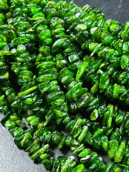 Natural Green Diopside Gemstone Bead 10-15mm Freeform Chip Shape, Gorgeous Dark Green Peridot Stone Bead Great Quality Full Strand 15.5"
