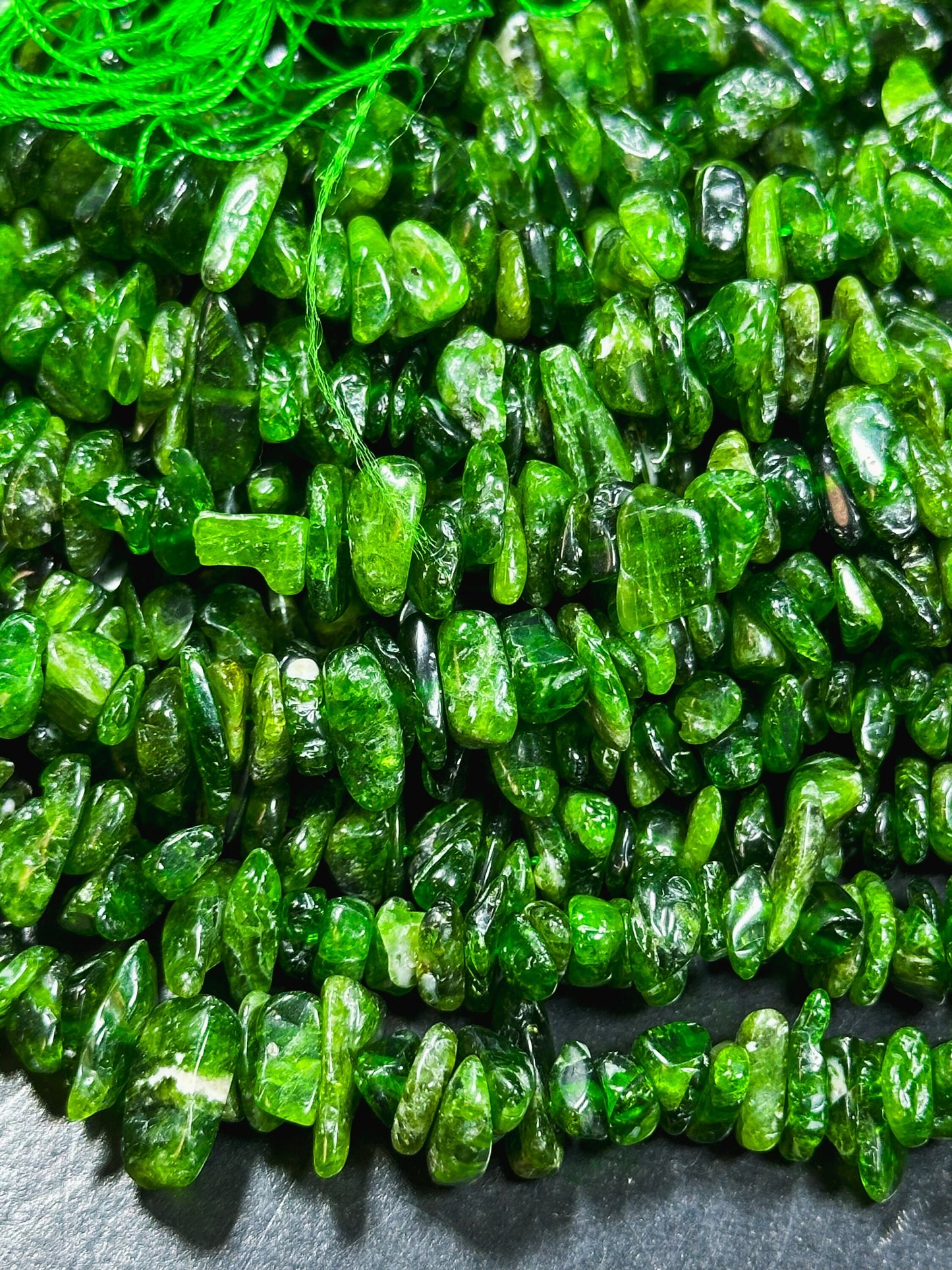 Natural Green Diopside Gemstone Bead 10-15mm Freeform Chip Shape, Gorgeous Dark Green Peridot Stone Bead Great Quality Full Strand 15.5"