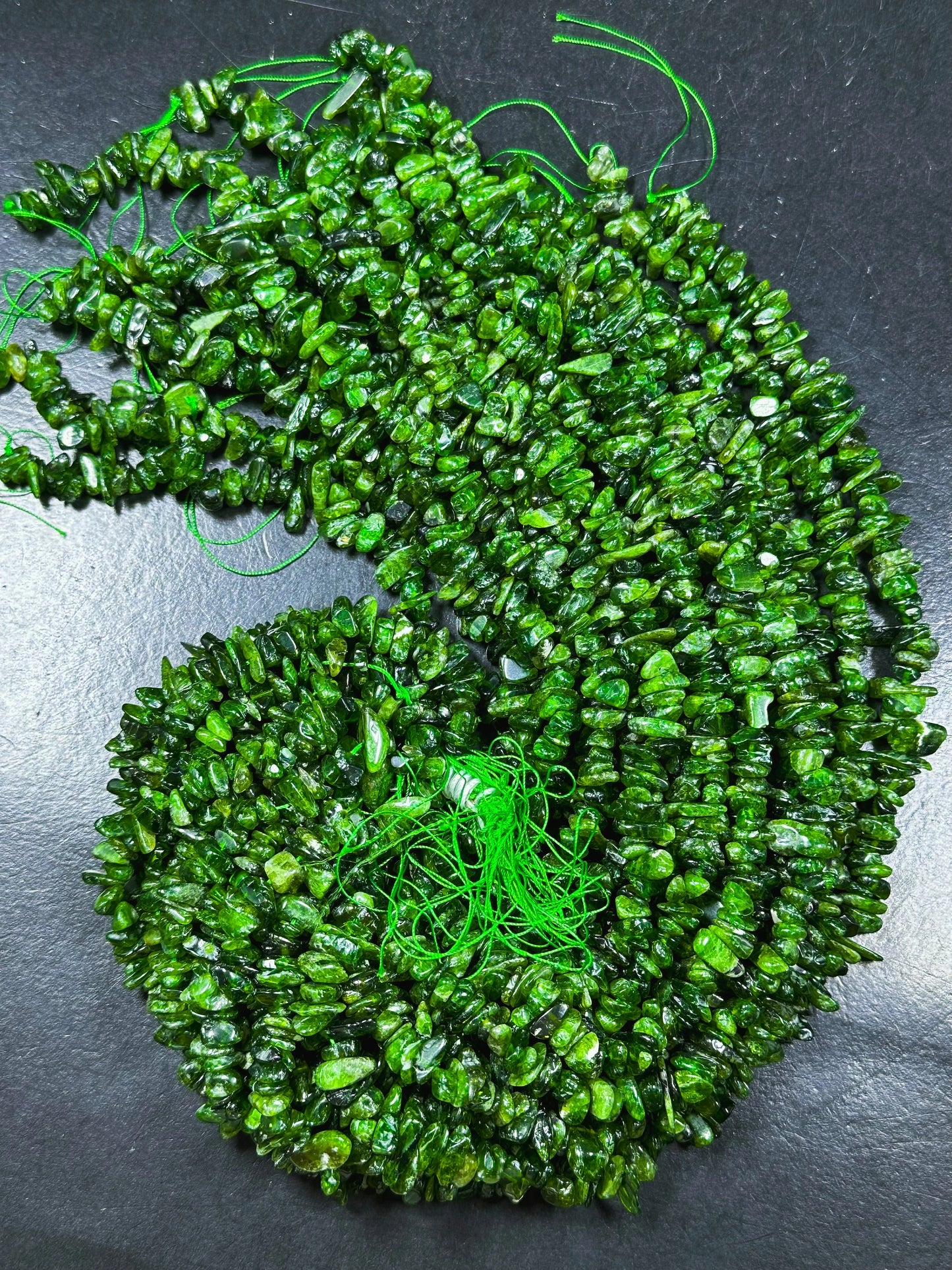 Natural Green Diopside Gemstone Bead 10-15mm Freeform Chip Shape, Gorgeous Dark Green Peridot Stone Bead Great Quality Full Strand 15.5"