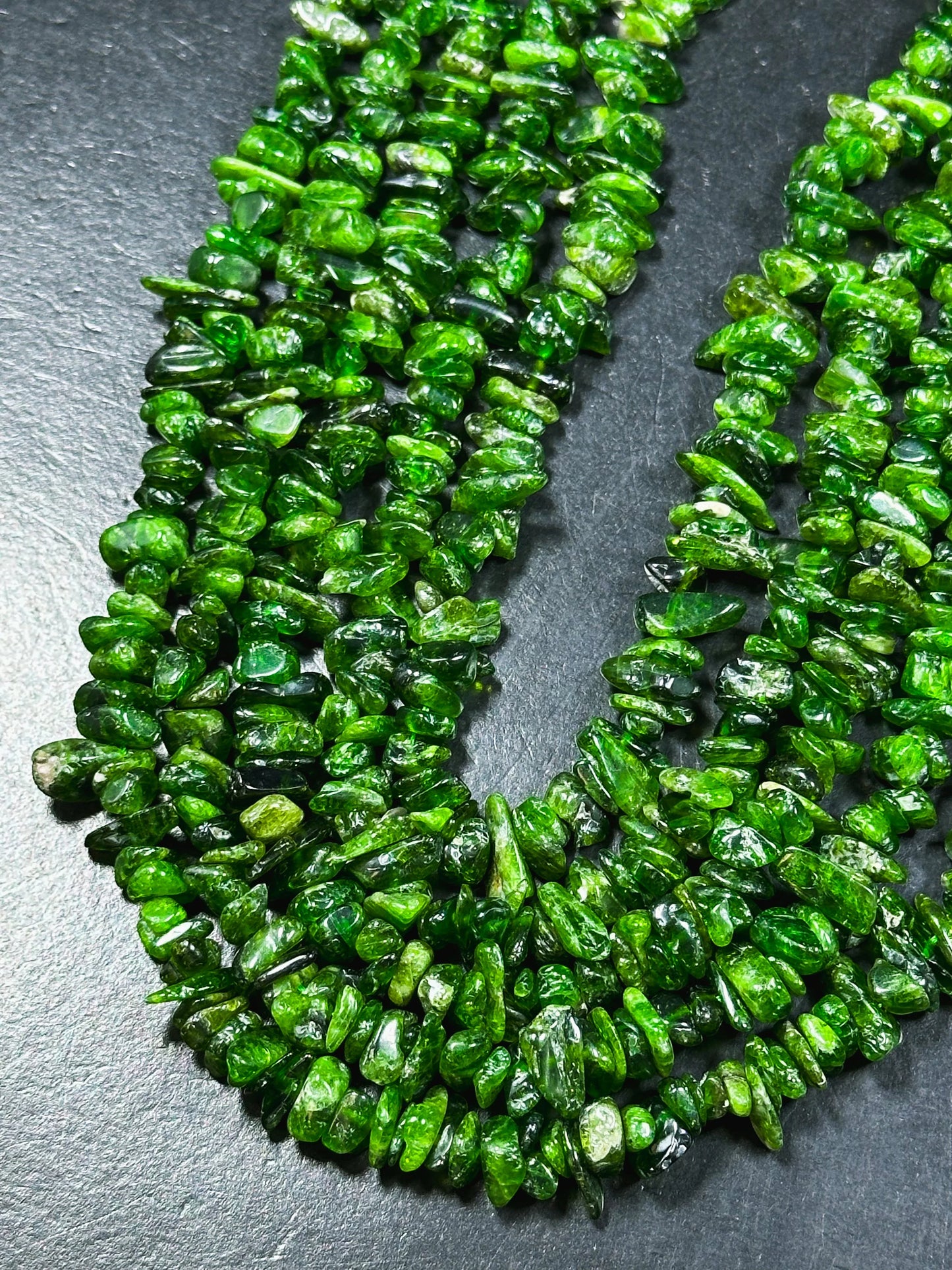 Natural Green Diopside Gemstone Bead 10-15mm Freeform Chip Shape, Gorgeous Dark Green Peridot Stone Bead Great Quality Full Strand 15.5"