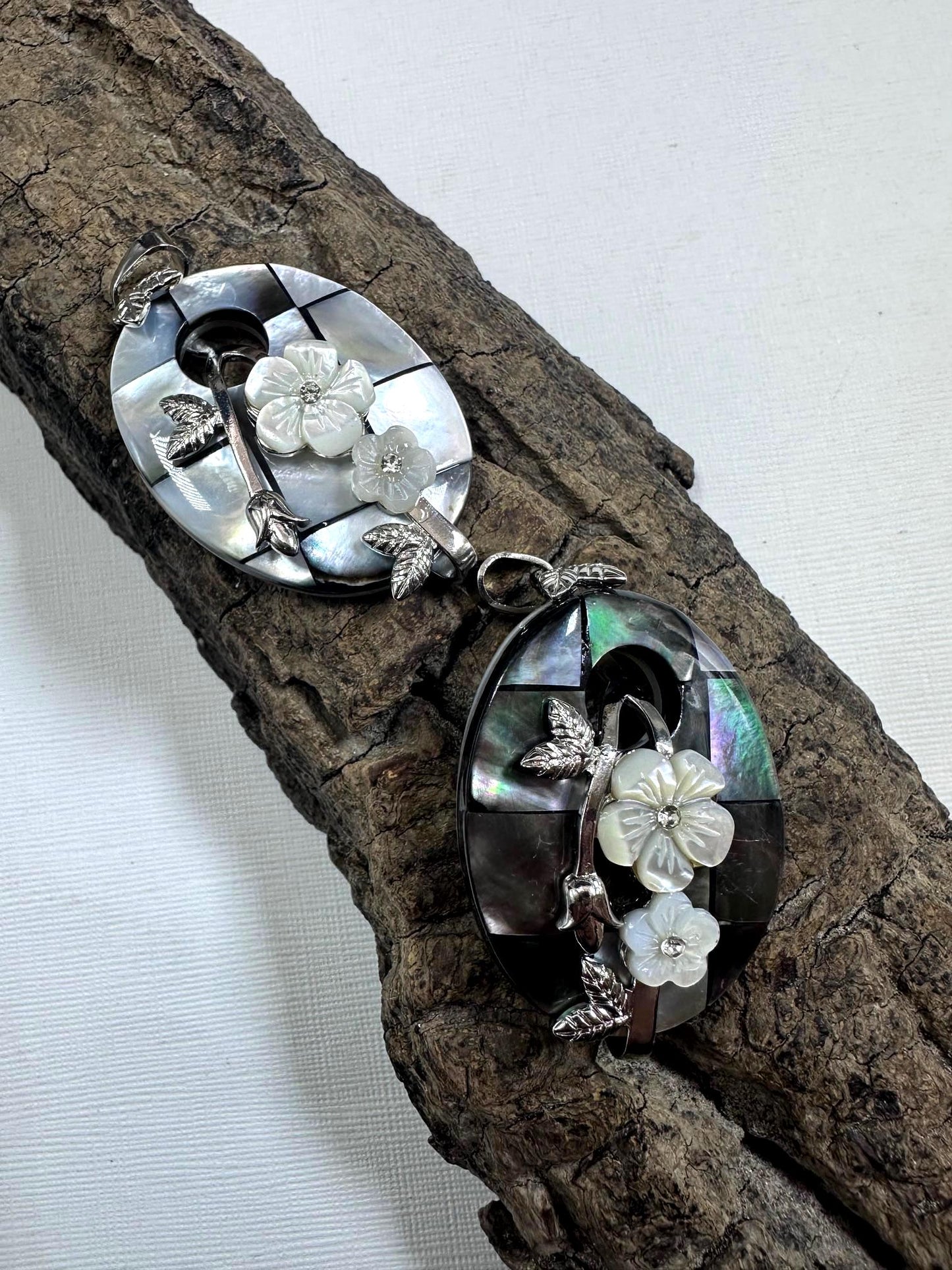 Natural Abalone Shell Pendant Oval Shape with Floral Flower Design (1pc)