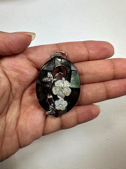 Natural Abalone Shell Pendant Oval Shape with Floral Flower Design (1pc)