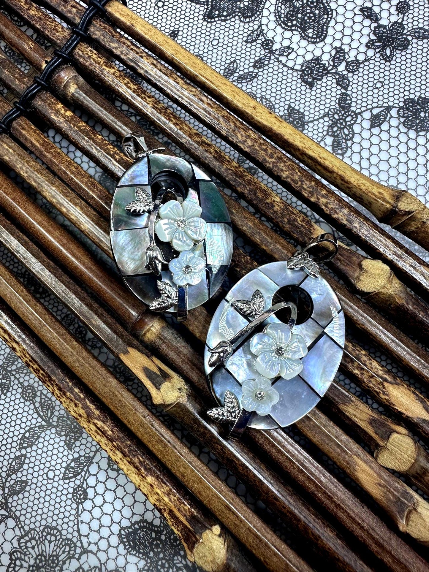 Natural Abalone Shell Pendant Oval Shape with Floral Flower Design (1pc)