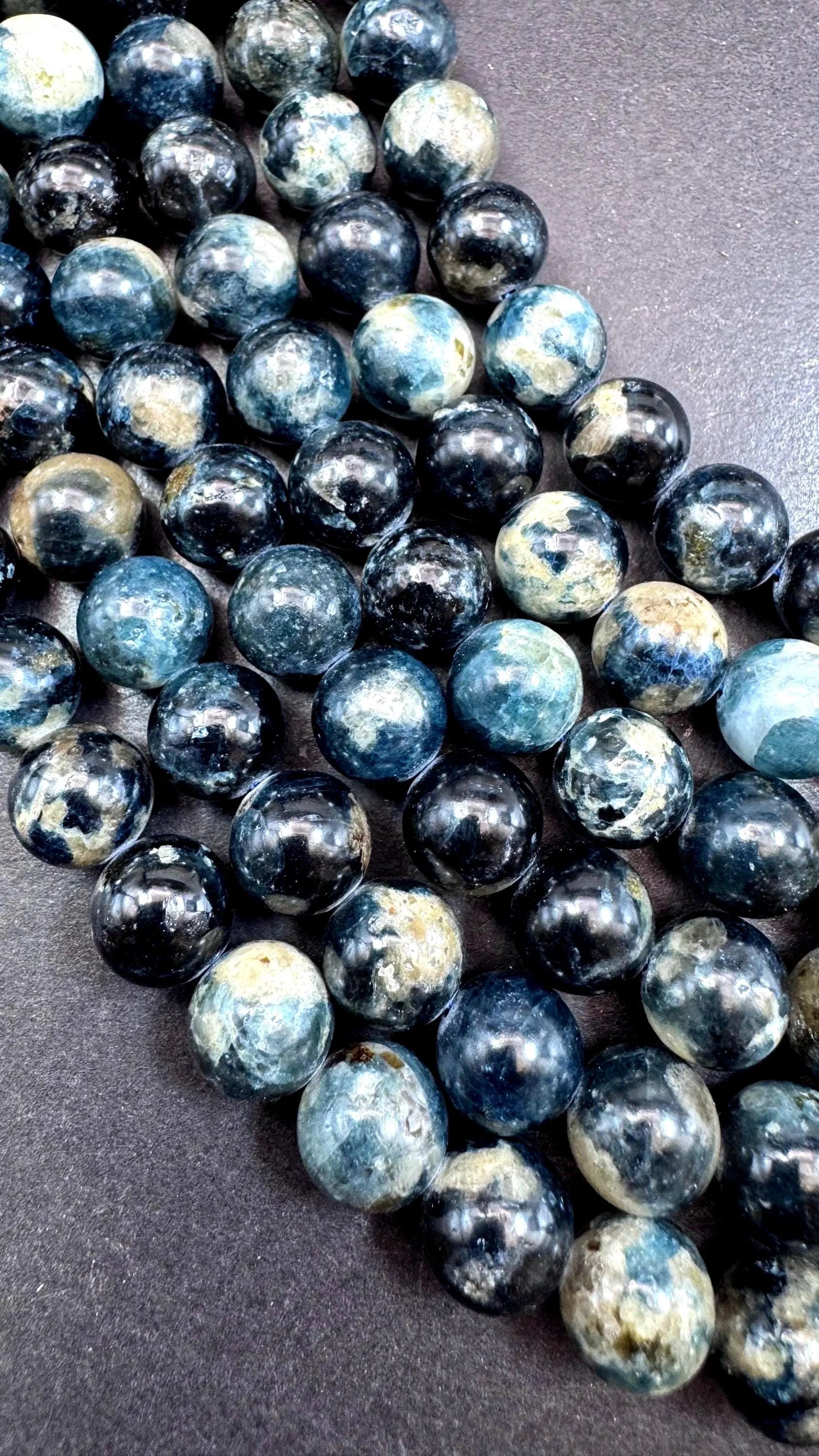 Natural blue tourmaline gemstone bead. Smooth round bead. Beautiful Natural blue color. Not treated ! Full strand 15.5”