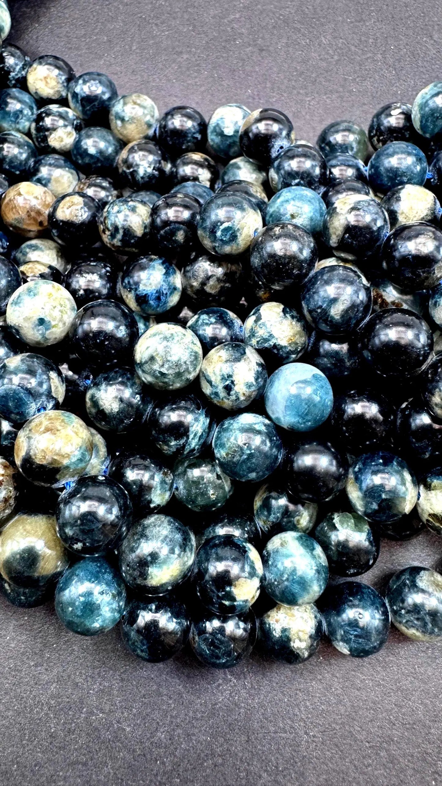 Natural blue tourmaline gemstone bead. Smooth round bead. Beautiful Natural blue color. Not treated ! Full strand 15.5”