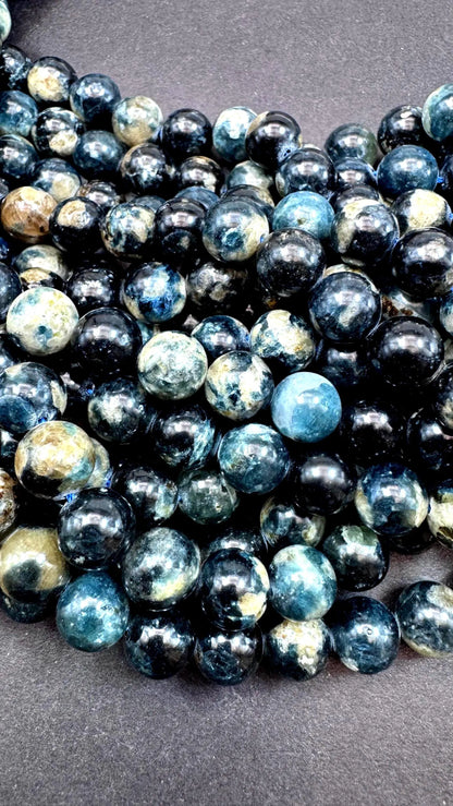 Natural blue tourmaline gemstone bead. Smooth round bead. Beautiful Natural blue color. Not treated ! Full strand 15.5”
