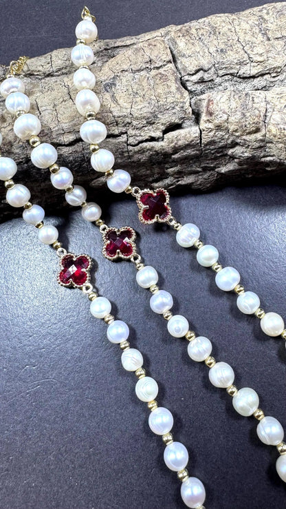 Natural fresh water Pearl bracelet. 8mm round shape natural white pearl with ruby red flower. Excellent quality!