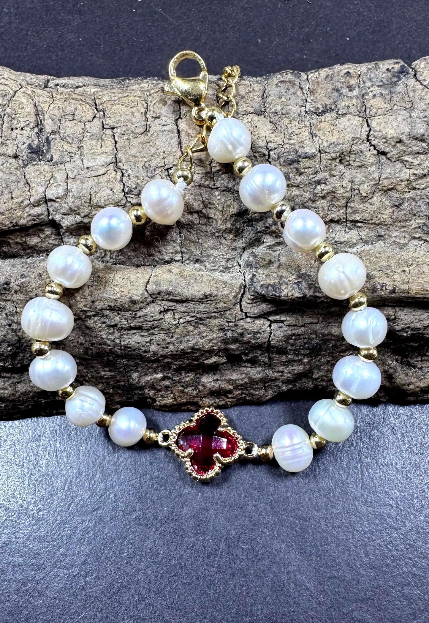 Natural fresh water Pearl bracelet. 8mm round shape natural white pearl with ruby red flower. Excellent quality!
