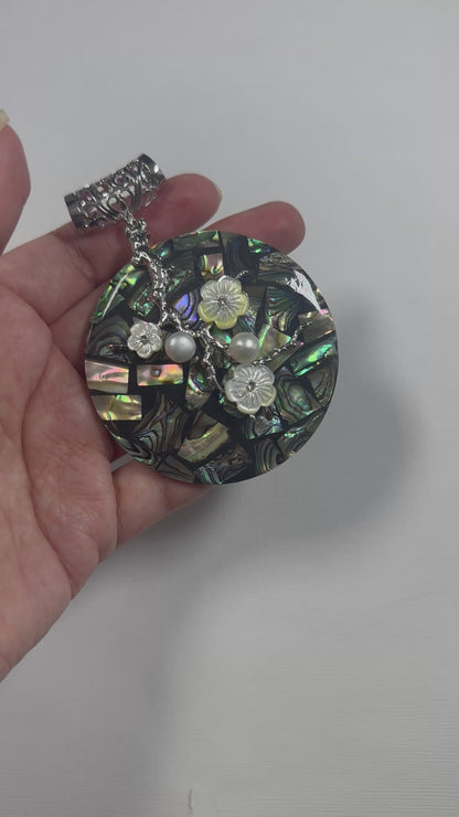 Natural Abalone Shell Pendant Round Shape with Freshwater Pearl & Floral Flower Design (1pc)