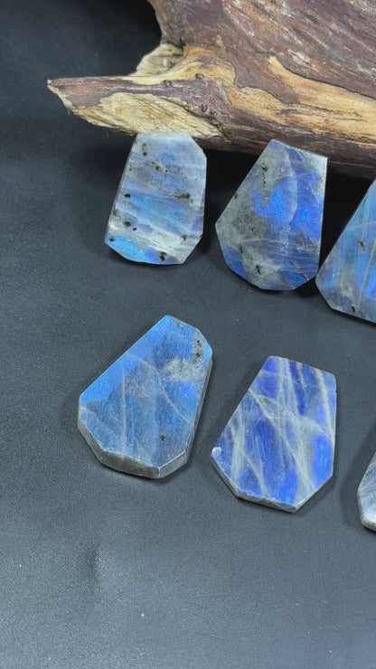 Natural Blue Flash Labradorite Gemstone Bead, Faceted Freeform Teardrop Shape, Beautiful Natural Blue Rainbow Flash Labradorite LOOSE BEADS