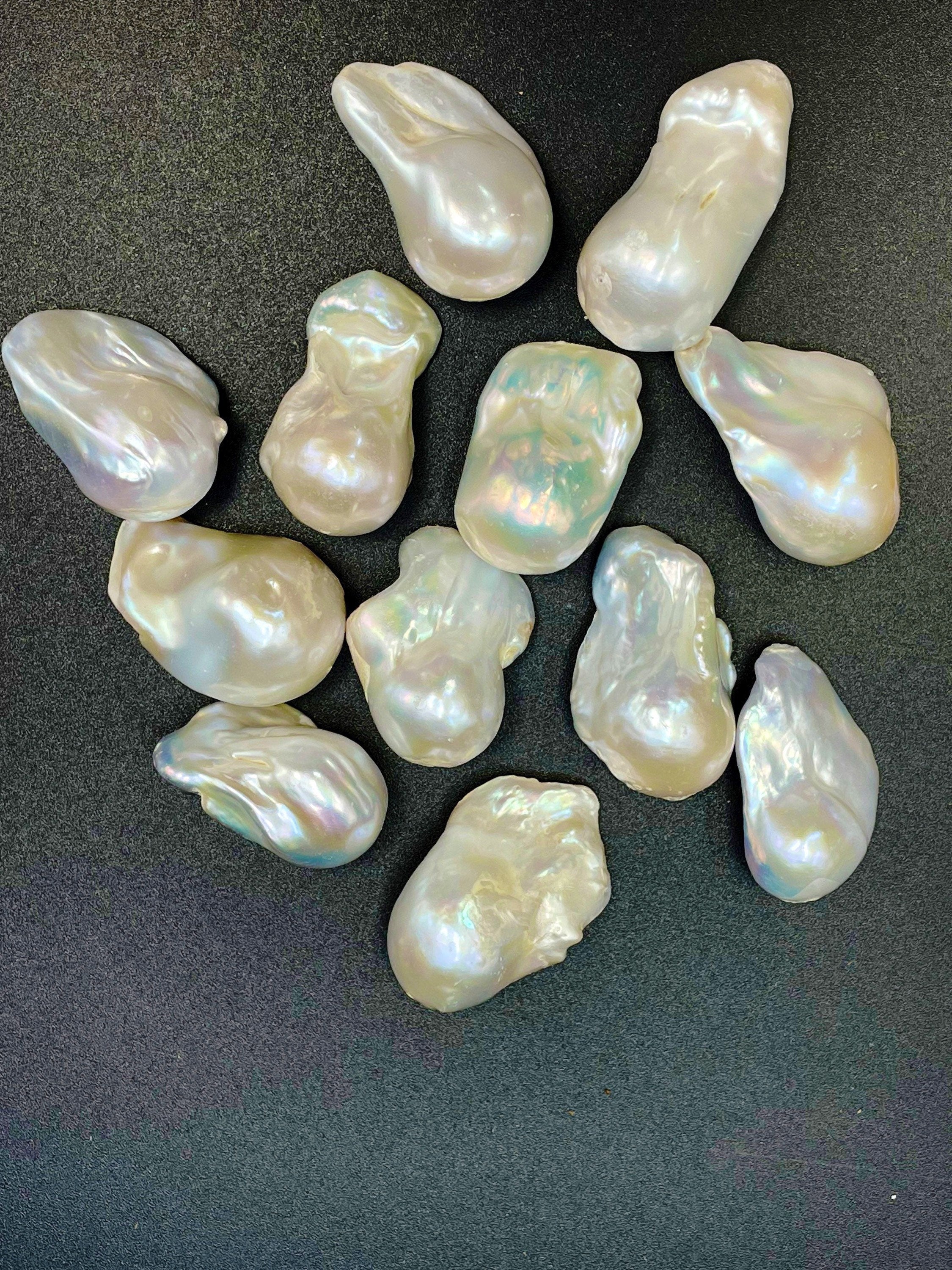 AA natural baroque pearl bead. popular Natural freedom shape. About 15-30mm . Beautiful natural white color baroque pearl. Beautiful shape . 15.5”