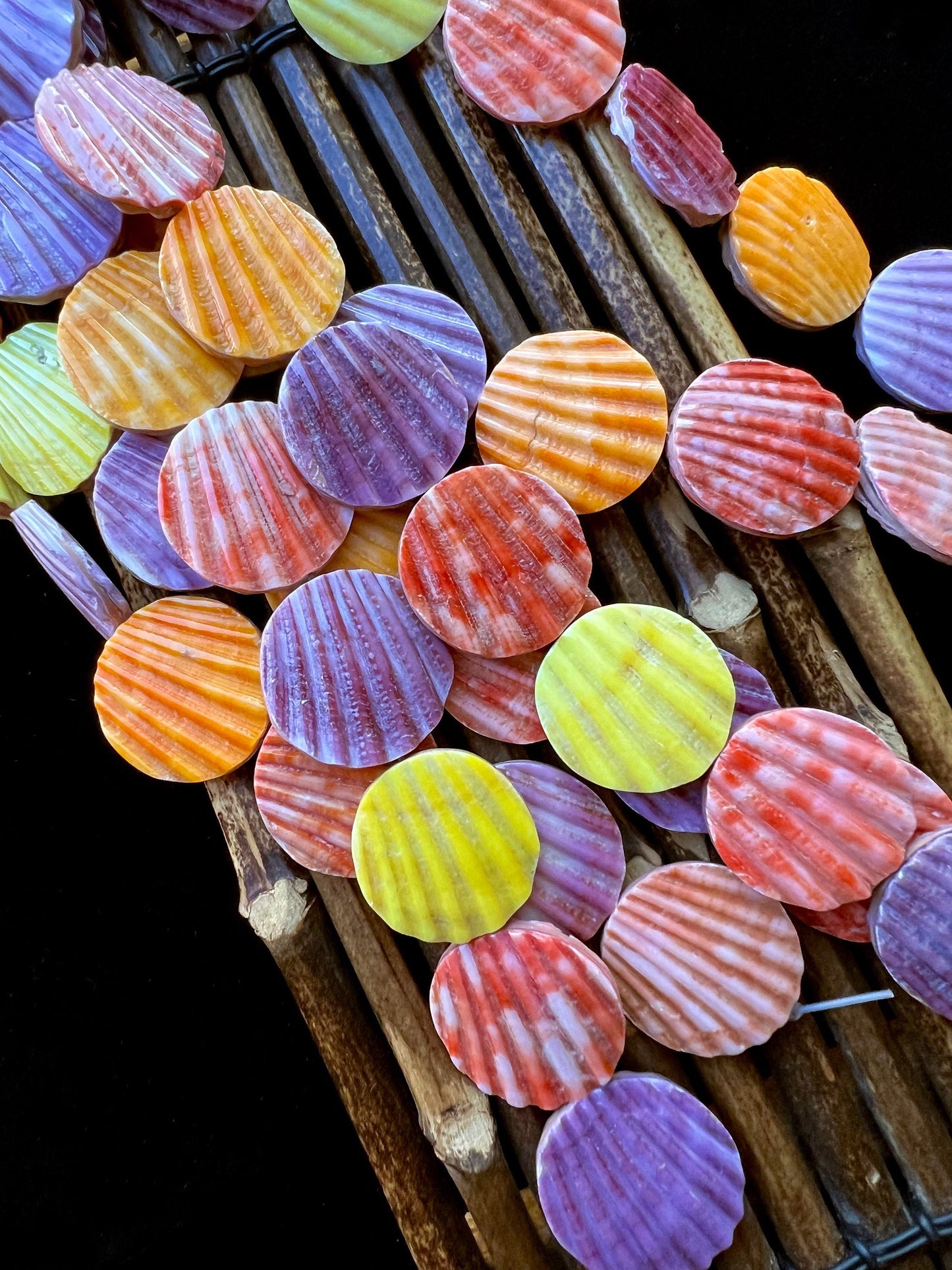 Natural Spiny Oyster Shell Bead Ribbed Coin Shape 20mm 25mm 30mm Gorgeous Colorful Beads Half Strand 7.5"